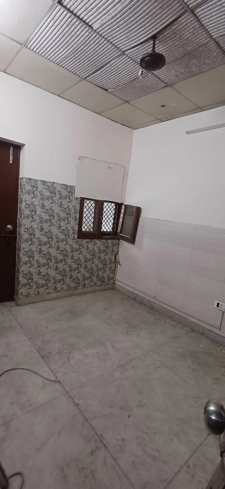 MIG Flat for Sale in Pitampura, Delhi | Makaan24