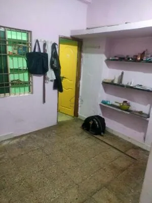 Spacious 2BHK Flat in Beleghata for Rent
