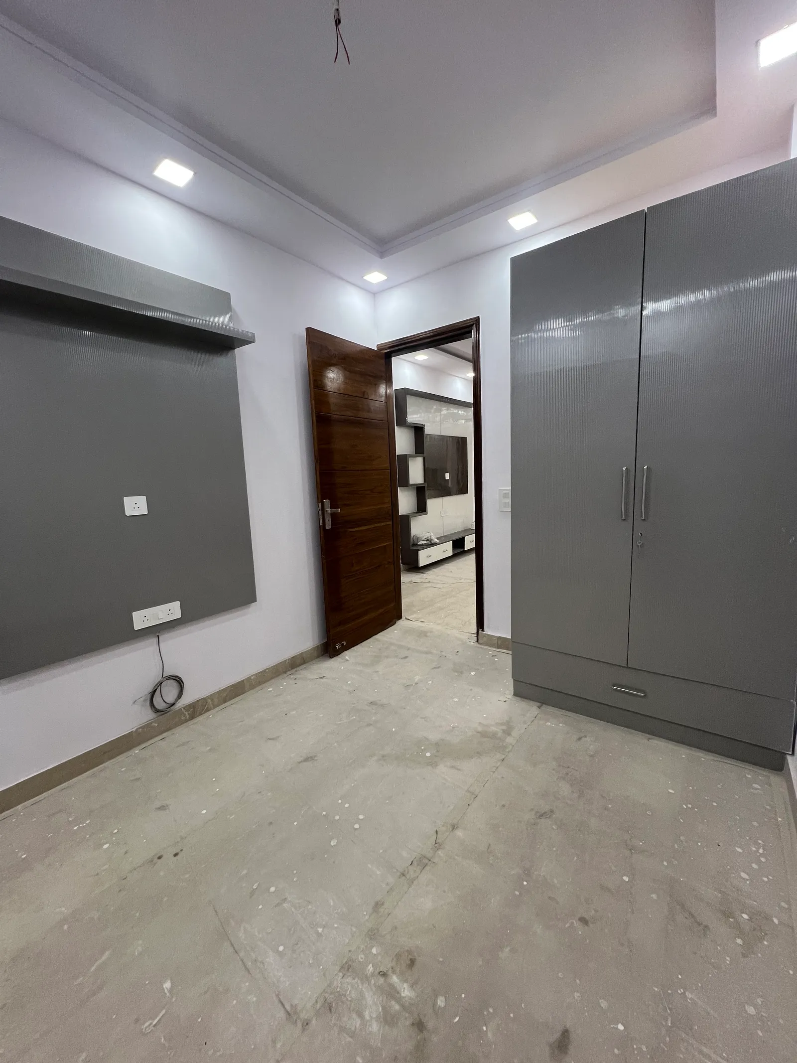 3Bhk Floor for sale at Pitampura