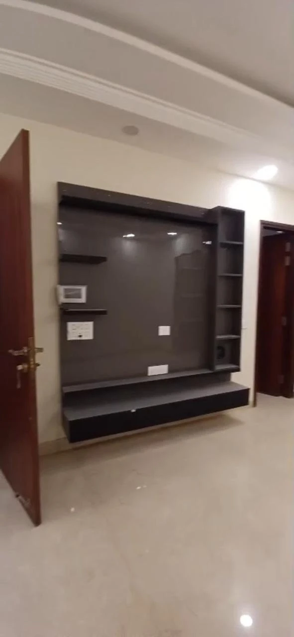 Exclusive 100Gaj Floor for sale in Pitampura